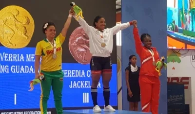 Mailing Echeverría se colgó el oro. 