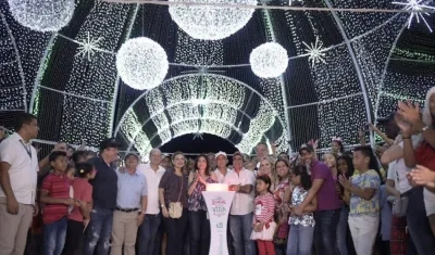 El Alcalde Alejandro Char encendiendo el alumbrado navideño.