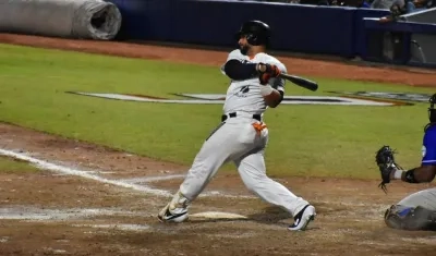 Jhonatan Solano, pelotero de Gigantes.