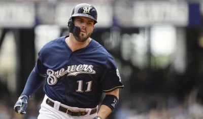 Mike Moustakas, pelotero norteamericano. 
