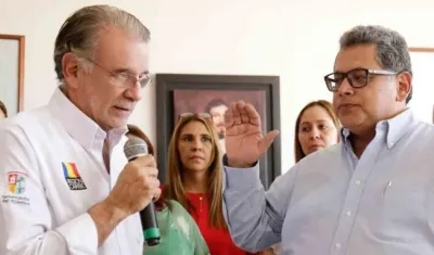  Ulahy Beltrán López, tomando posesión ante el Gobernador Eduardo Verano.