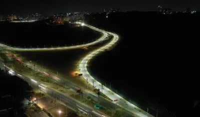 Panorámica nocturna de la ampliación de la carrera 43.
