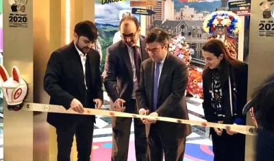 El presidente del BID, Luis Alberto Moreno, oficializando el inicio de la agenda de la Asamblea 2020.