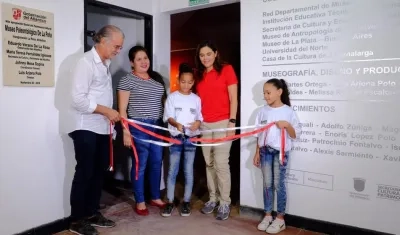 El Gobernador del Atlántico en la inauguración de lMuseo Paleontológico de la Peña Atlántico (MUPAPA).