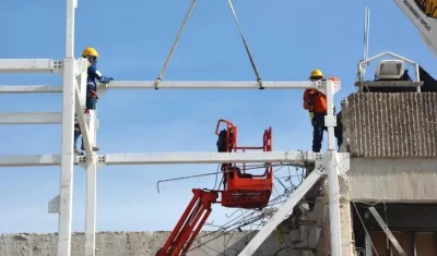 Trabajos en el aeropuerto Ernesto Cortissoz.