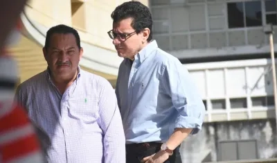 El abogado Diego Muñetón y el exrector de UniAutónoma, Ramsés Vargas.