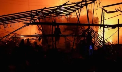 Las llamas consumiendo el mercado mexicano.