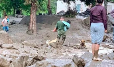 Organismo de control realizan labores de rescate.