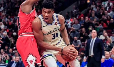 Giannis Antetokounmpo en acción. 