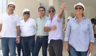 El Alcalde de Barranquilla, Alejandro Char y el secretario de Educación, Bibiana Rincón.