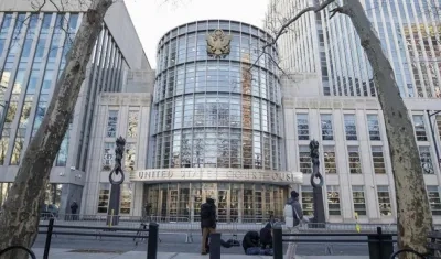 Entrada al tribunal del Distrito Sur en en Brooklyn, Nueva York 