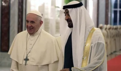 Papa Francisco a su llegada a Emiratos Árabes.