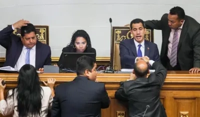 La herramienta, llamada Ley del Estatuto que rige la Transición a la Democracia y el Restablecimiento de la Constitución.