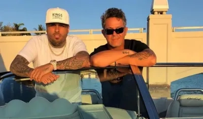 Los cantantes Nicky Jam y Alejandro Sanz.