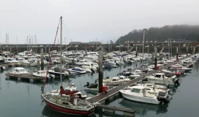 Puerto de la isla de Guernsey, cerca al sitio del accidente de la avioneta de Emiliano Sala. 