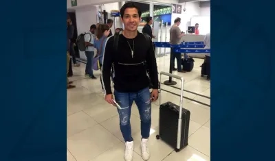 Matías Fernández, en el aeropuerto de Ciudad de México. 