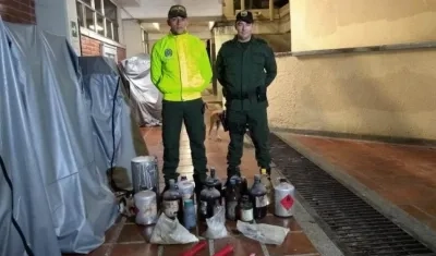 Policía con el hallazgo de explosivos.