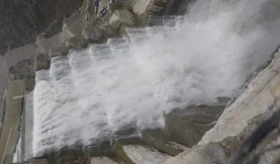Estado del vertimiento en la noche de este sábado.