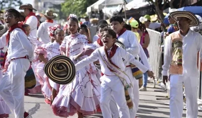 Desfile de cumbia en la Gran Parada de Carnaval.
