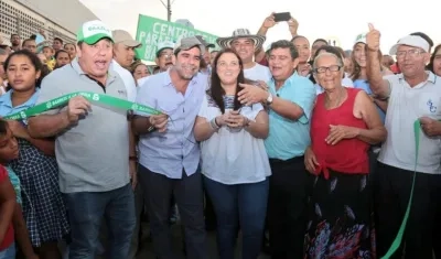 El Alcalde Alejandro Char y Karen Abudinen.