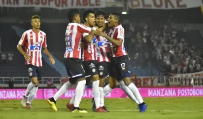 Celebración juniorista del empate.