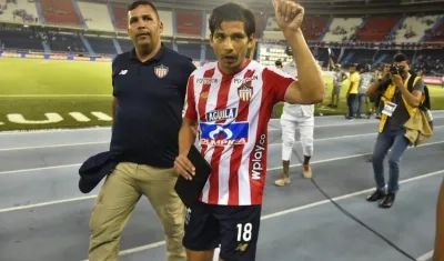 Matías Fernández al final del partido.