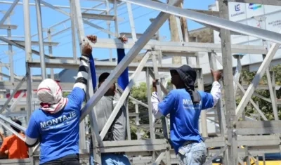 Para el montaje y desmonte de los palcos se dispondrá de un contraflujo vehicular.