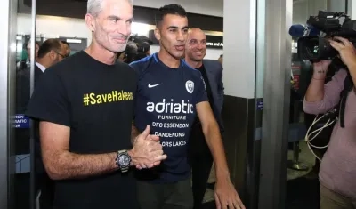 Hakeen al Araibi, jugador detenido al momento de ser liberado. 