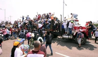 Imagen del Puente Simón Bolívar este sábado.
