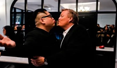 El imitador de Kim Jong-un junto a su homólogo, de Trump.
