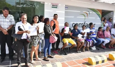 La constante: Protesta de usuarios contra Comfacor.