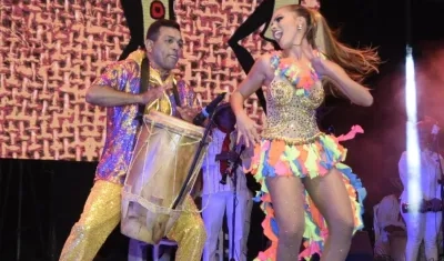 Los Reyes del Carnaval de la 44 Pedro Tapias y Kelly Restrepo.