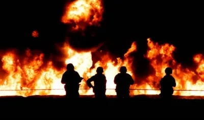 El fuego poco después de la explosión.