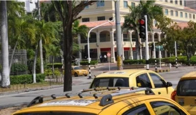 Por esta época los taxistas están cobrando de más.