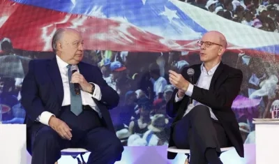 Humberto Calderón Berti (izquierda), embajador en Bogotá de Guaidó.