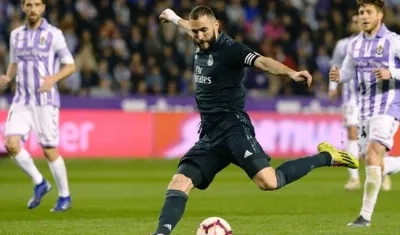 Benzema en uno de los goles. 