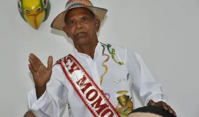 El exRey Momo del Carnaval 2009 y segunda dinastía del disfraz 'El Descabezado'.