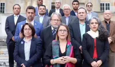 Juanita Goebertus, representante a la Cámara, fue la vocera de la oposición.
