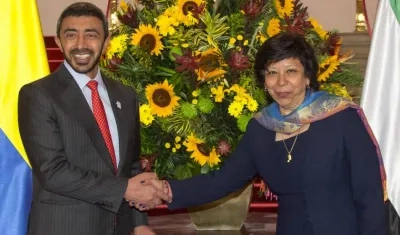  Ministro de Relaciones Exteriores y Cooperación Internacional de los Emiratos Árabes Unidos, el Jeque Abdullah Bin Zayed AlNahyan.  - La Viceministra de Relaciones Exteriores, Luz Stella Jara 