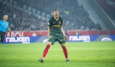 Carlos Vinicius, delantero brasileño. 