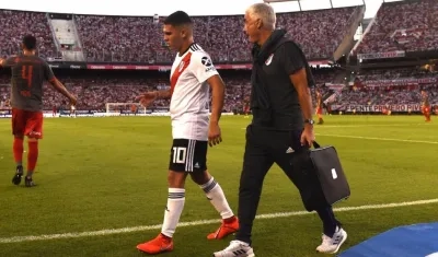 Juan Fernando Quintero, abandonando la cancha este domingo.