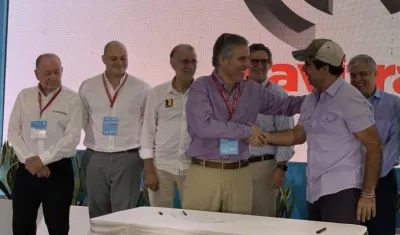 Acuerdo de movilidad sostenible fue firmado en el marco del Foro de Naturgas.