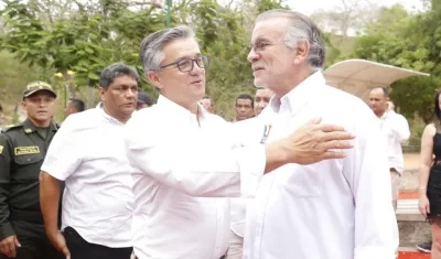 El viceministro de Turismo, Juan Pablo Franky, y acompañado por el Gobernador del Atlántico, Eduardo Verano de la Rosa