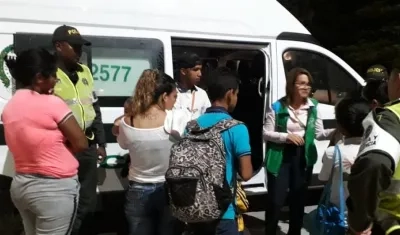 Los niños fueron hallados en la calle en horas de la noche.
