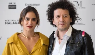 Los colombianos, la actriz Carolina Ramírez y el director Rubén Mendoza, posan tras la presentación de la película "Niña errante" dentro del 22 Festival de Málaga de Cine Español. 