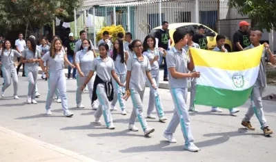 Desfile que dio inicio a la celebración.
