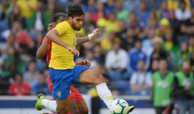  Lucas Paqueta anotó de esta manera el gol de Brasil. 