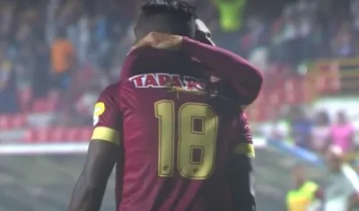 Marco Pérez celebrando el gol del triunfo ante Unión Magdalena.