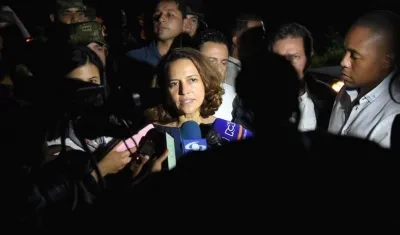 La Ministra del Interior, Nancy Patricia Gutiérrez, la noche de este sábado, al término de la jornada de diálogos.