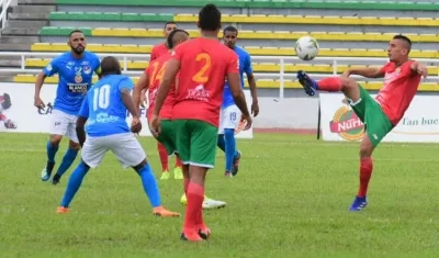 Acción del partido entre el Barranquilla y el Orsomarso. 